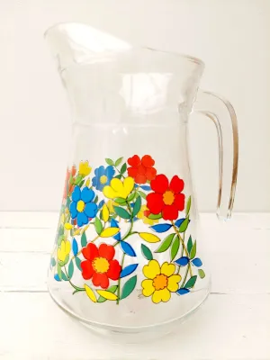 Vintage glazen schenkkan / karaf met kleurrijke bloemendecoratie - retro jaren 70 stijl - 1 liter