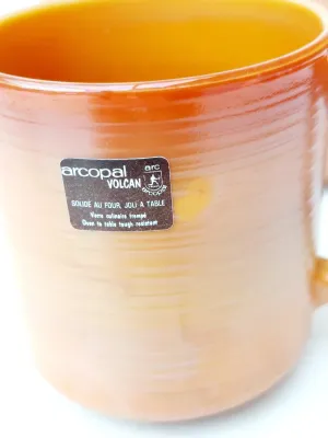 Vintage Arcopal Volcan mok - bruin geribbeld glas ongebruikt