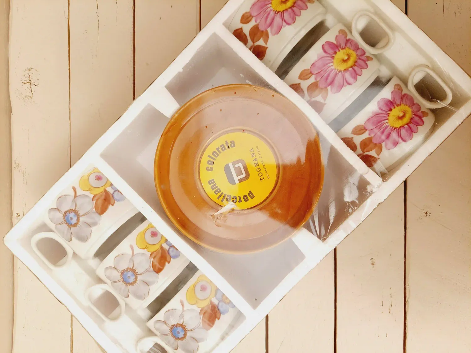 Vintage Tognana porseleinen tassen en ondertassen- beige, bruin, bloemen - set van 6 in originele doos