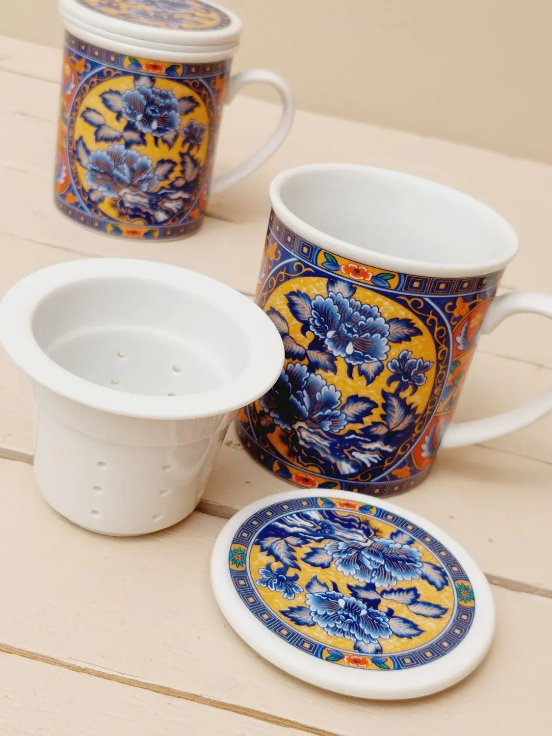 Japanse theemokken met filter en deksel – met florale decoratie, set van 2