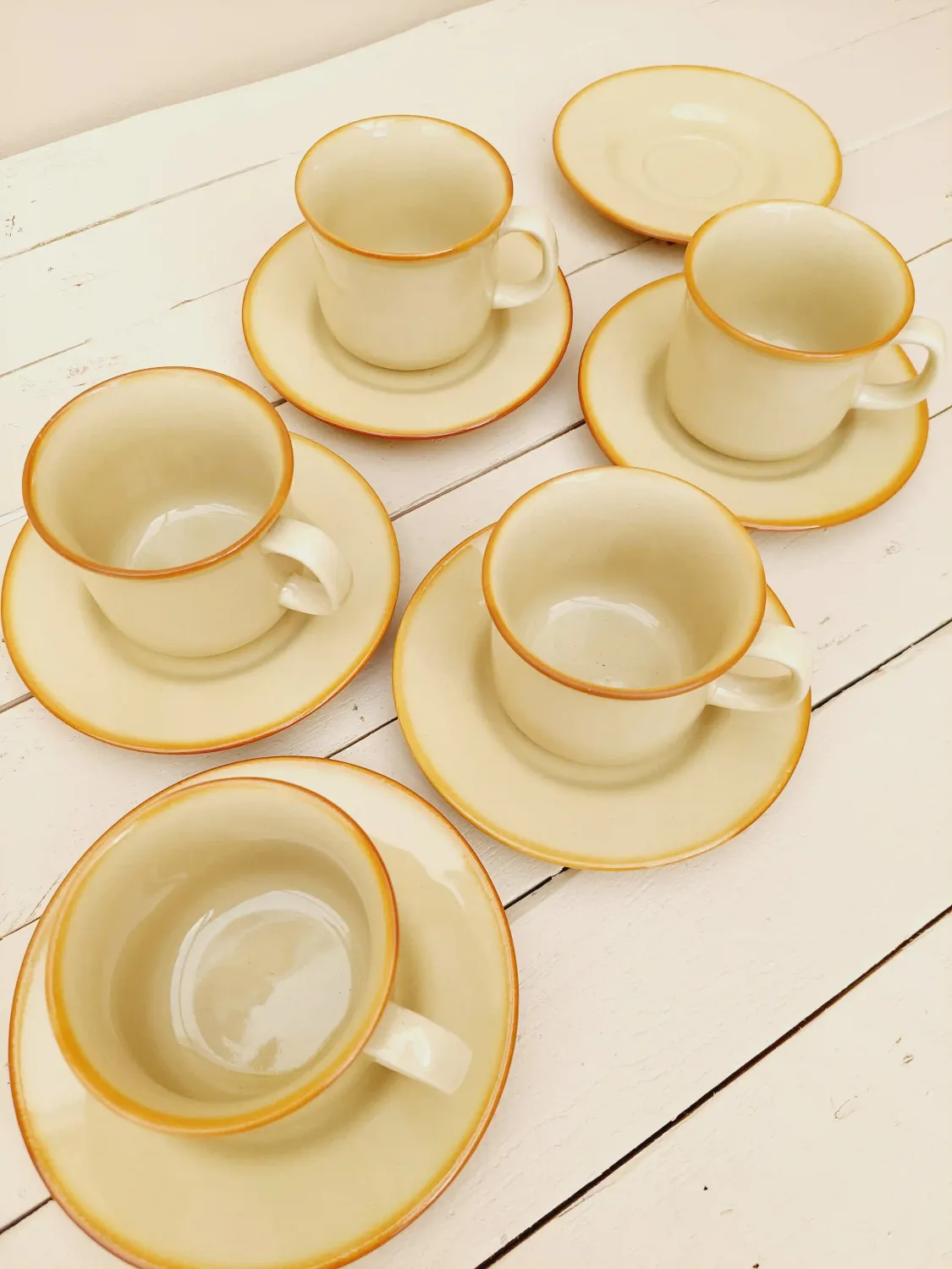 Vintage kop en schotels, set van 5 in beige porselein