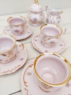 Servies Karlovy Vary voor 4 personen, roze porselein afgewerkt met 24 karaat goud en fijne bloemendecoratie