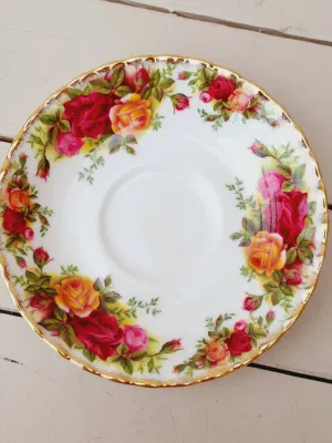 Schotel voor theekop Royal Albert Old Country Roses