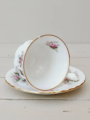 Dameskop met schotel Royal Albert 'Lavender Rose'