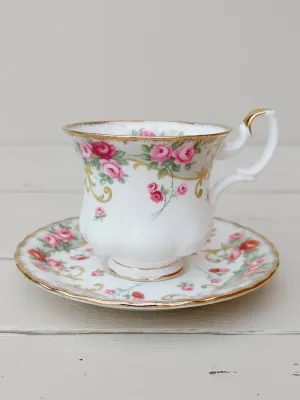 Dameskop met schotel Royal Albert Rosemary