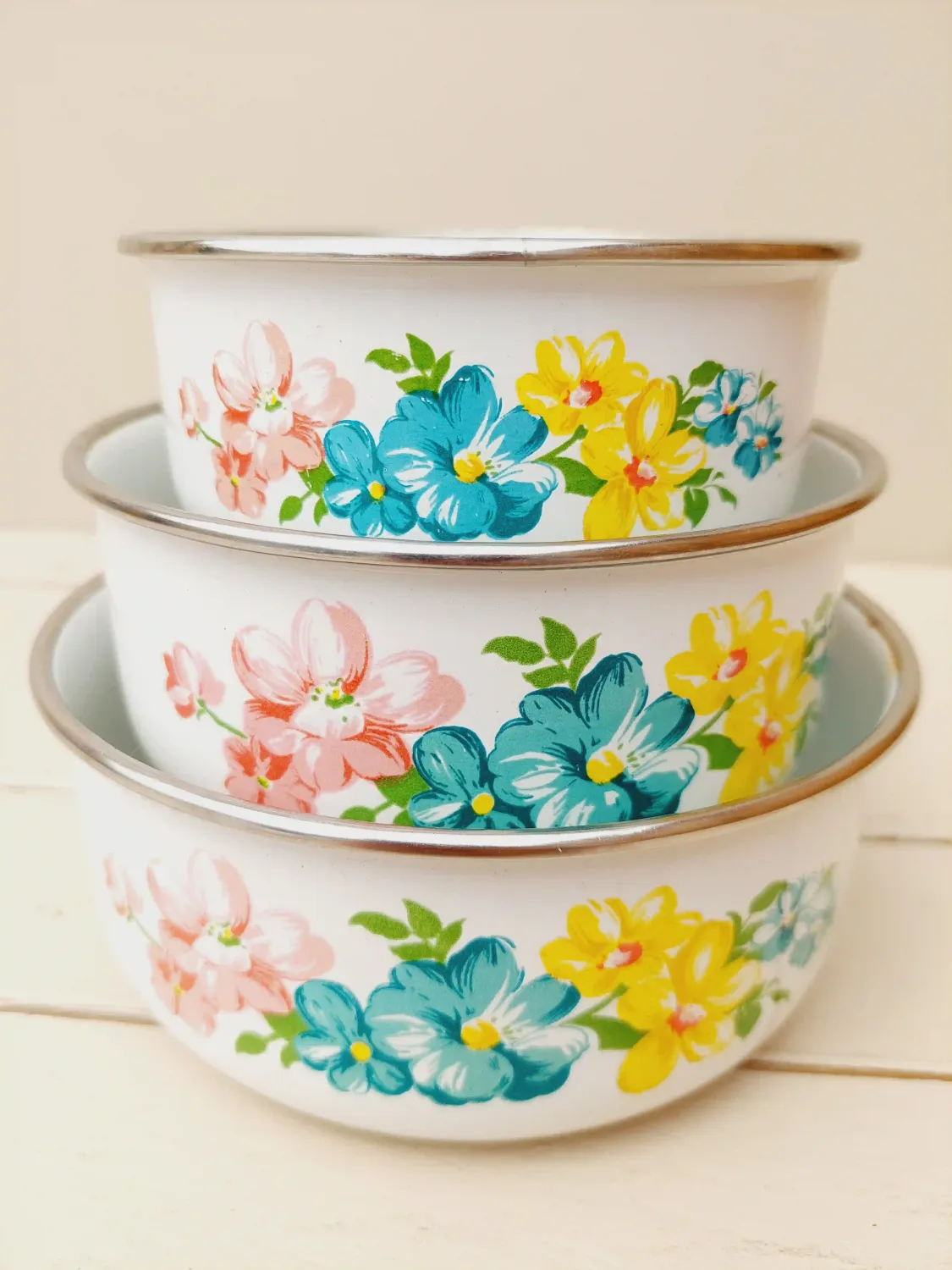 Vintage emaille kommen met bloemenmotief, set van 3