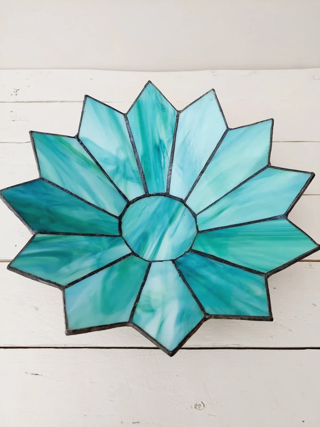 Handgemaakte vintage Tiffany-stijl schaal in glas-in-lood – blauw glas (25 cm)