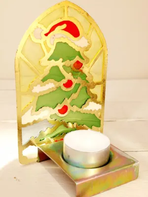 Theelicht met kerst-glasraam - Kerstboom met kerstmuts