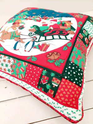 Kerstkussensloop met kussen met kersttafereel in de sneeuw – rode decoratieve hoes voor sierkussen 40 x 40 cm