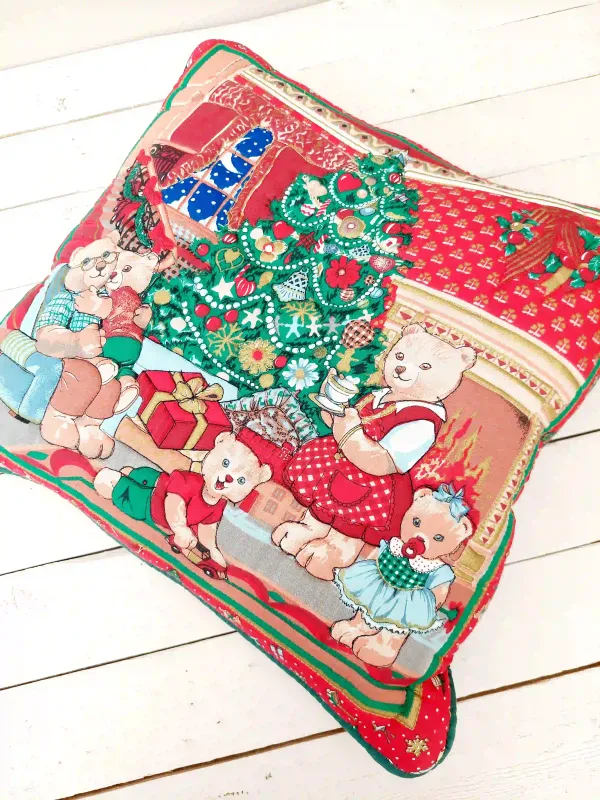 Kerstkussensloop met kussen met tafereel van beertjes die kerst vieren – rode decoratieve hoes voor sierkussen 40 x 40 cm