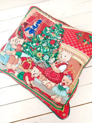 Kerstkussensloop met kussen met tafereel van beertjes die kerst vieren – rode decoratieve hoes voor sierkussen 40 x 40 cm