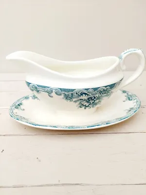 Antieke sauskom - sauspot Boch Frères Keramis - Dauphin - crème porselein met grijsblauwe bloemendecoratie