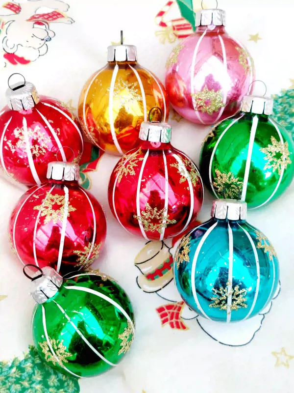 Gekleurde vintage kerstballen 5 cm - Vintage glas ornamenent in roze, groen, rood, blauw en goud - set van 8