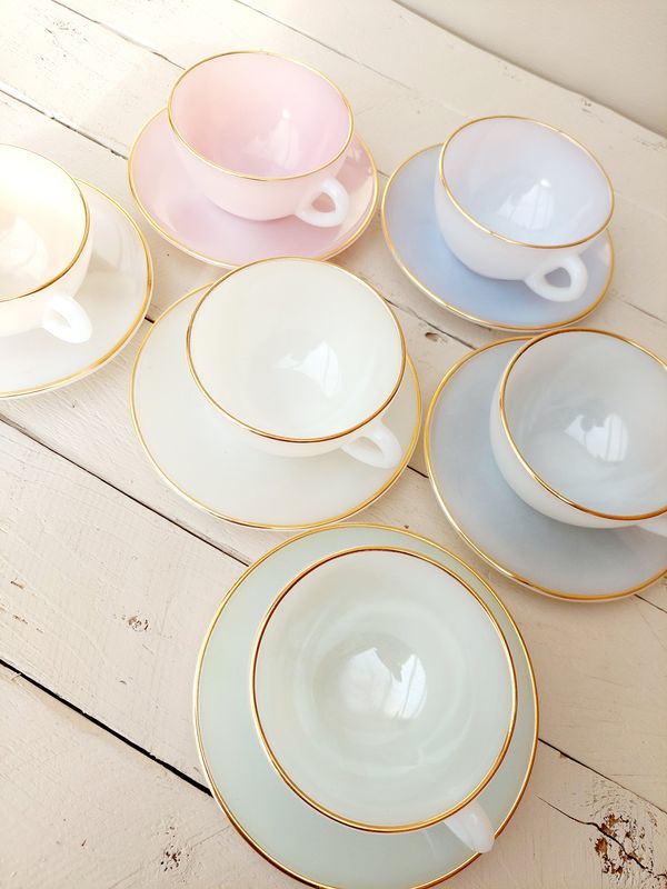 Arcopal Harlequin koffiekopjes met schotels - pastelkleuren Franse vintage - set van 6