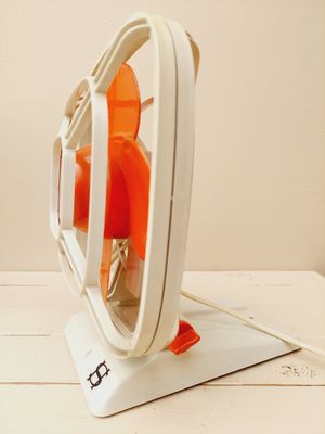 Vintage tafelventilator SH – jaren 70 design in oranje-beige kunststof