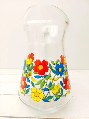 Vintage glazen schenkkan / karaf met kleurrijke bloemendecoratie - retro jaren 70 stijl - 1 liter