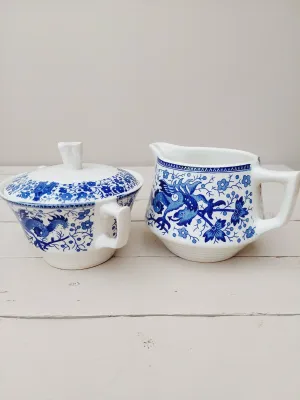 Boch Dragon roomstel voor melk en suiker, blauw-wit porselein met draken en florale accenten