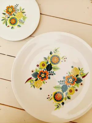 Vintage gebaksset voor 11 personen met vrolijke retro bloemen