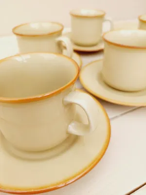 Vintage kop en schotels, set van 5 in beige porselein