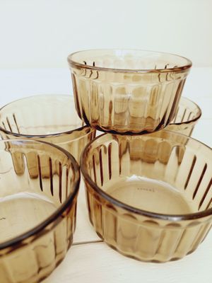 Vintage Arcoroc puddingkommetjes in geribbeld rookglas - Retro - BP, per stuk verkrijgbaar