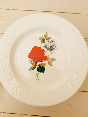 Vintage gebaksborden Boch, met grote rode en witte bloemen, per stuk verkrijgbaar