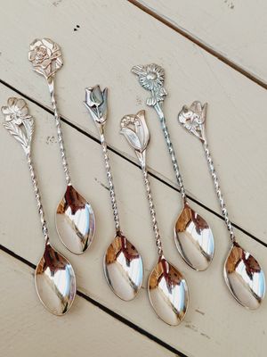 Verzilverde bloemenlepeltjes met swirl steel, set van 6