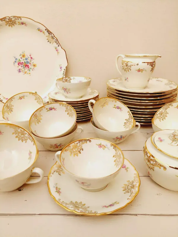 Vintage gebaksservies Seltmann Weiden Bavaria, 'Rose', crème, 12 personen