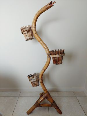 Vintage plantenstaander bamboe / rotan met drie bloempotjes