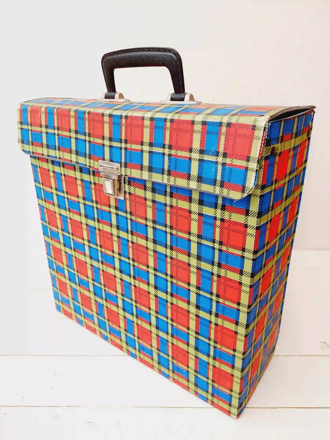 Vintage platenkoffer uit de jaren 70 – ideaal voor LP's – geruit retro design in topstaat