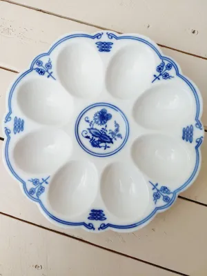 Vintage eierschotel Leander Porcelan, voor 8 eieren, wit porselein met blauwe opdruk - jaren '50