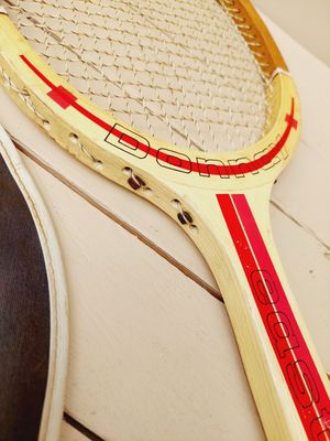 Vintage Donnay houten tennisracket – met donkerblauwe hoes