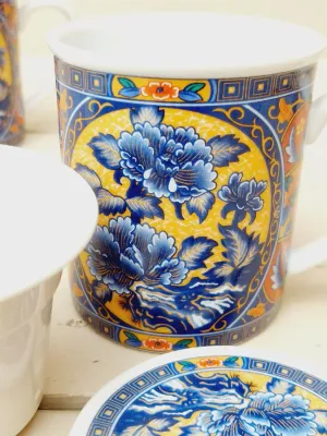 Japanse theemokken met filter en deksel – met florale decoratie, set van 2