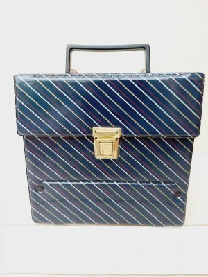 Vintage platenkoffer / singleskoffer uit de jaren 70 – voor 7 inch singles – retro design donkerblauw gestreept