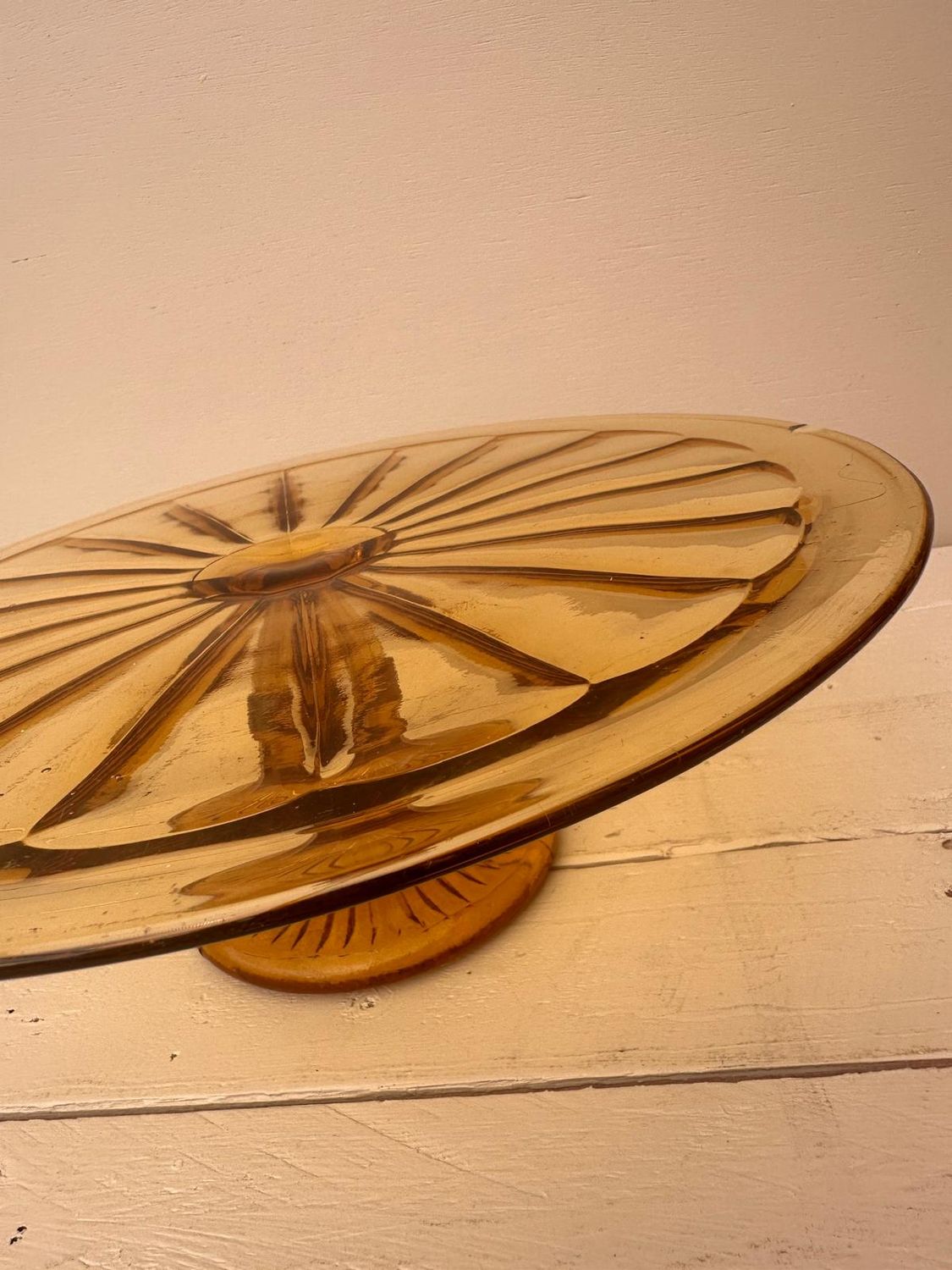 Vintage taartschotel op voet - amberglas, 32 cm