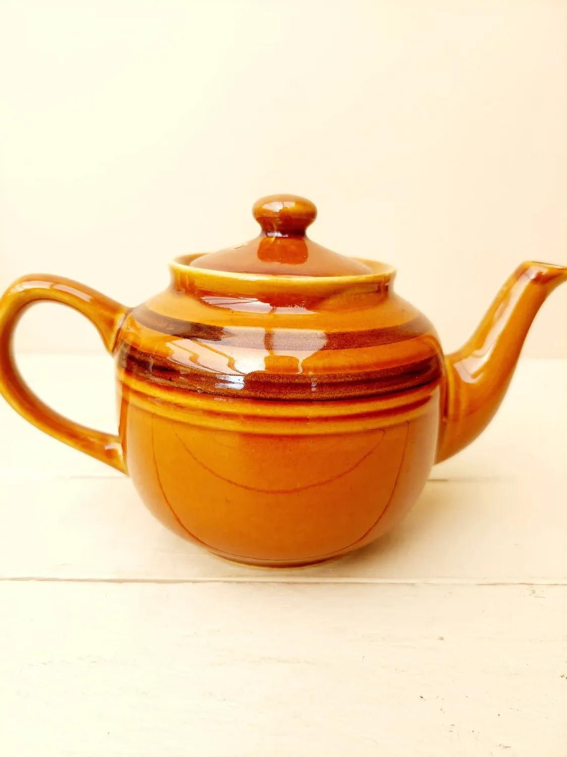 Vintage theepot - lichtbruin en donkerbruin glazuur - jaren '70