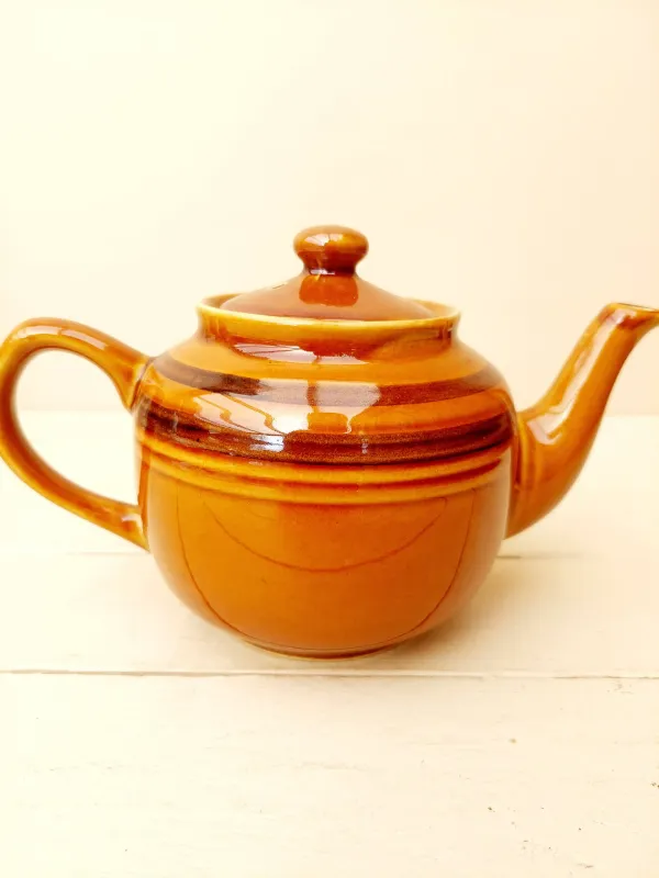 Vintage theepot - lichtbruin en donkerbruin glazuur - jaren '70