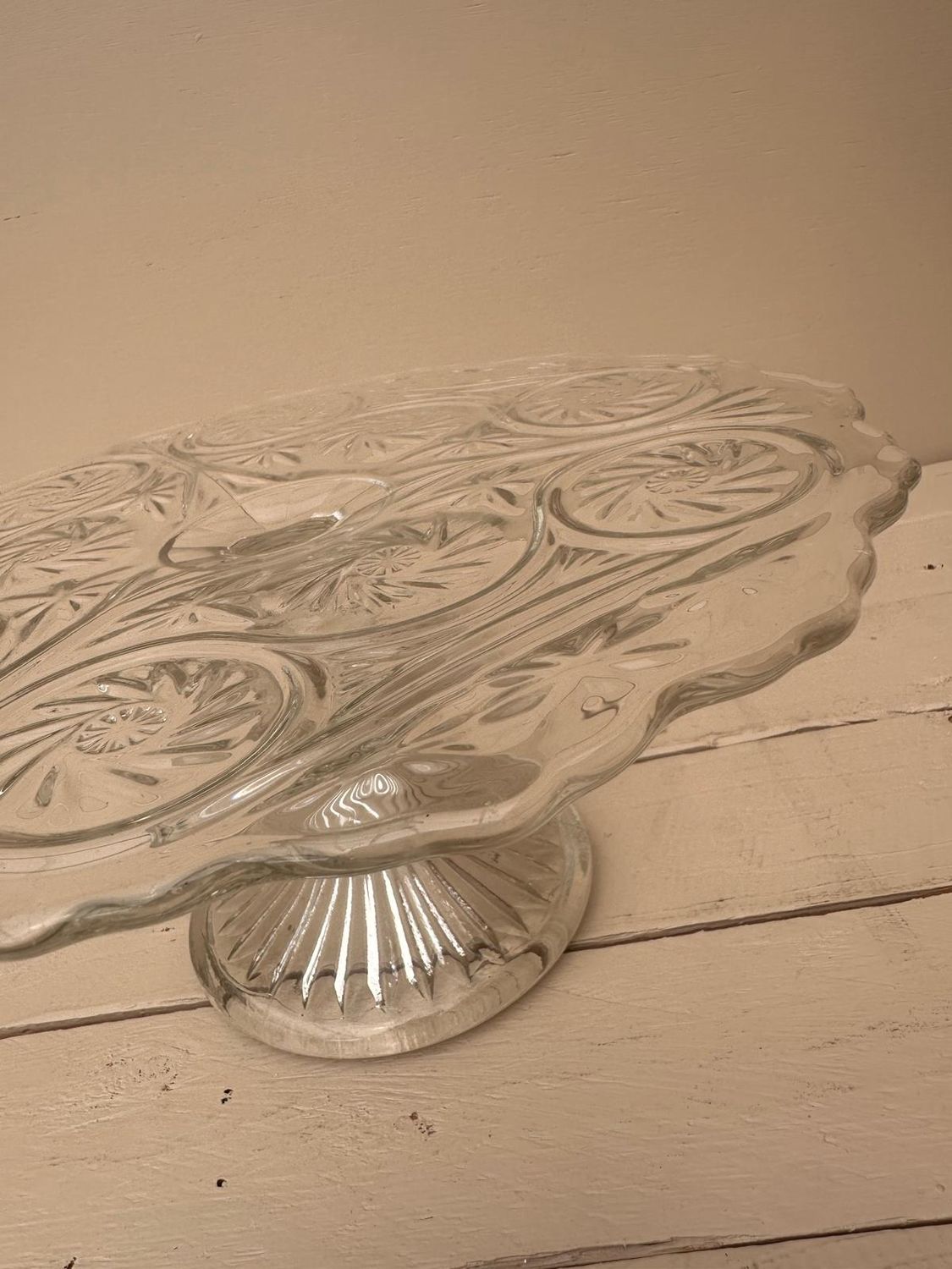 Taartschotel op voet - helder glas met floraal patroon, 28 cm