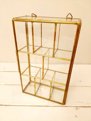 Vintage vitrinekastje met glas en messing frame