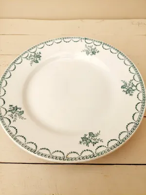 Antieke serveerschaal op voet St Amand met groene rand circa 1900