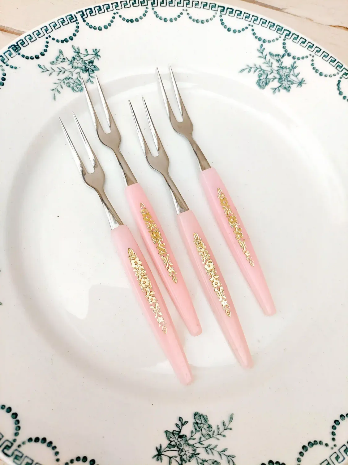 Vintage cocktailvorkjes - roze handvat met gouddecor - set van 4
