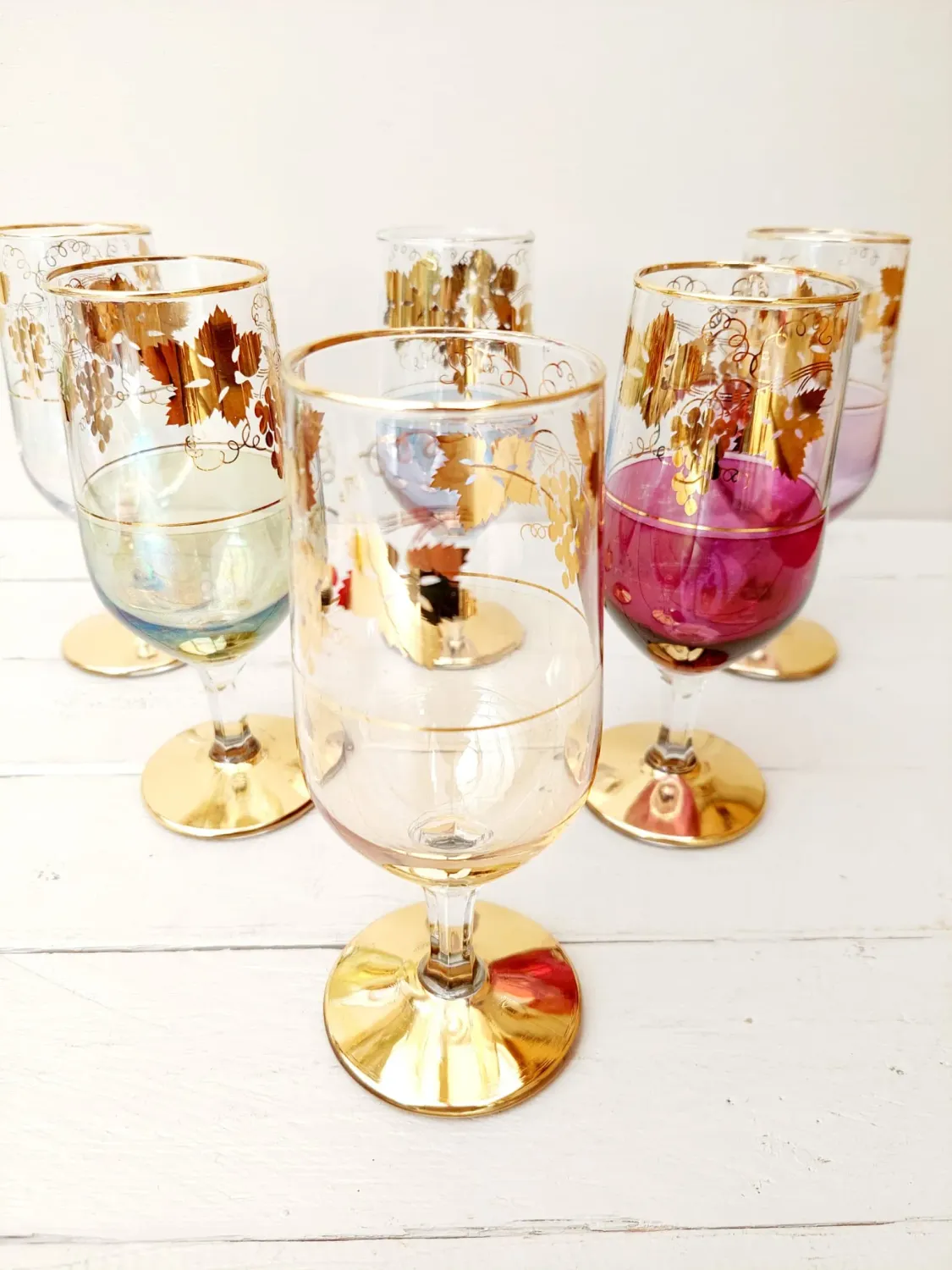 Vintage glazen in pasteltinten met gouden decor - Gekleurde glazen voor water, wijn of fris - set van 6