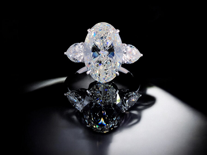Celestial Empress – 6ct Oval & Pear Diamond Ring