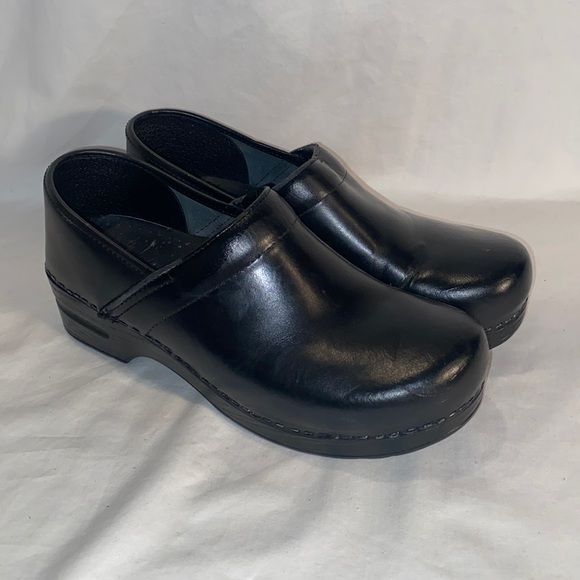 Stapled Professional Black Patent