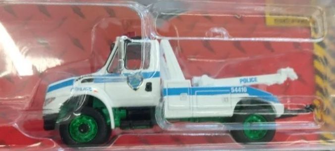1/64 GREEN MACHINE CHASE - Port Authority of New York and New Jersey Police 2019 International Durastar 4400 Tow Truck