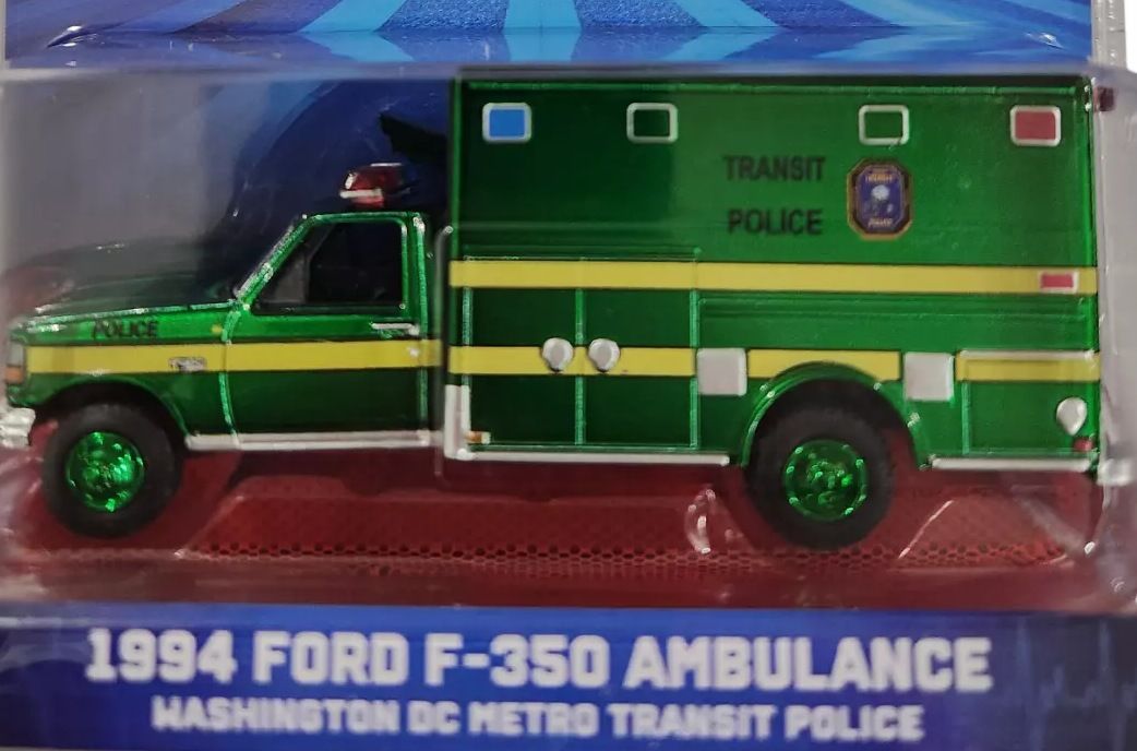 1/64 GREEN MACHINE CHASE - Washington, DC Metro Transit Police 1994 Ford F-350 Ambulance