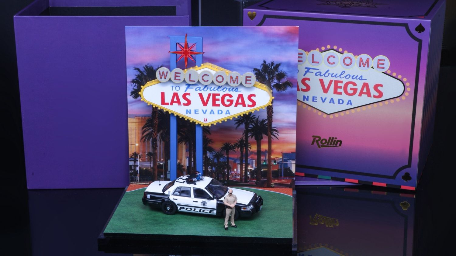 1/64 Las Vegas Metro Police Ford Crown Victoria + diorama + hand painted officer figure in collector box