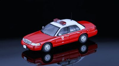1/64 Los Angeles Fire Department EMS 11 Ford Crown Victoria