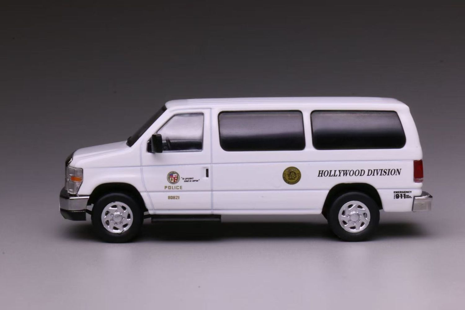 1/64 LAPD Police Hollywood Divison Ford E-350 van