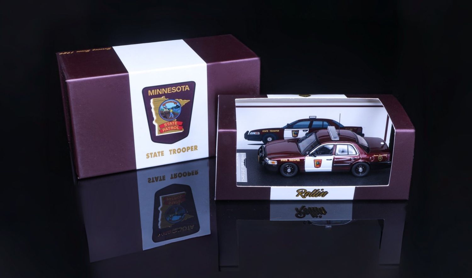 1/64 Minnesota State Patrol Ford Crown Victoria (with gift box)