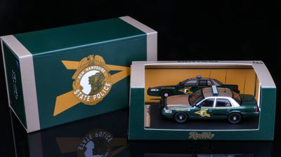 1/64 New Hampshire State Police Ford Crown Victoria (with gift box)